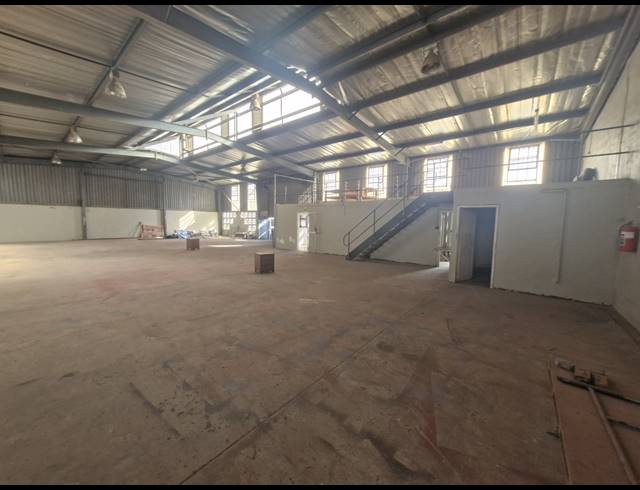 477M² WAREHOUSE TO LET IN DENVER